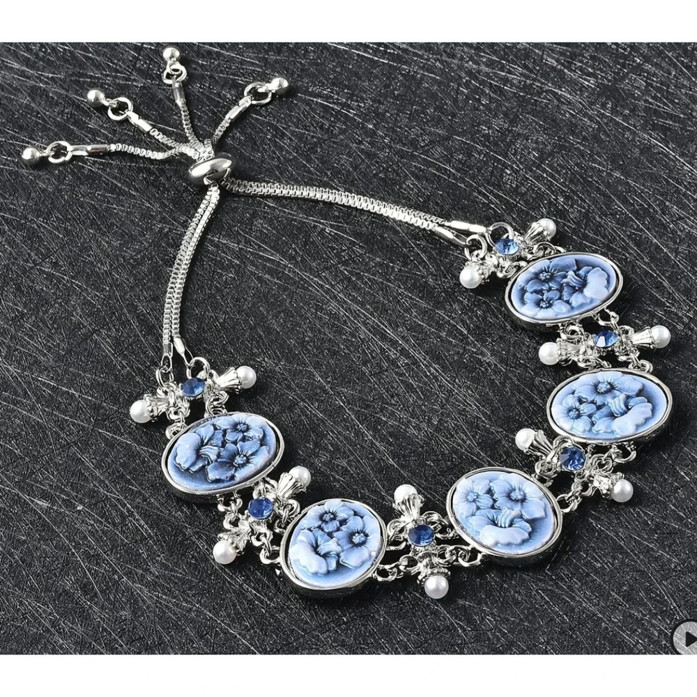 Blue Floral Cameo Bolo Bracelet Silvertone Adjustable Pearl‎ Crystal Accents
